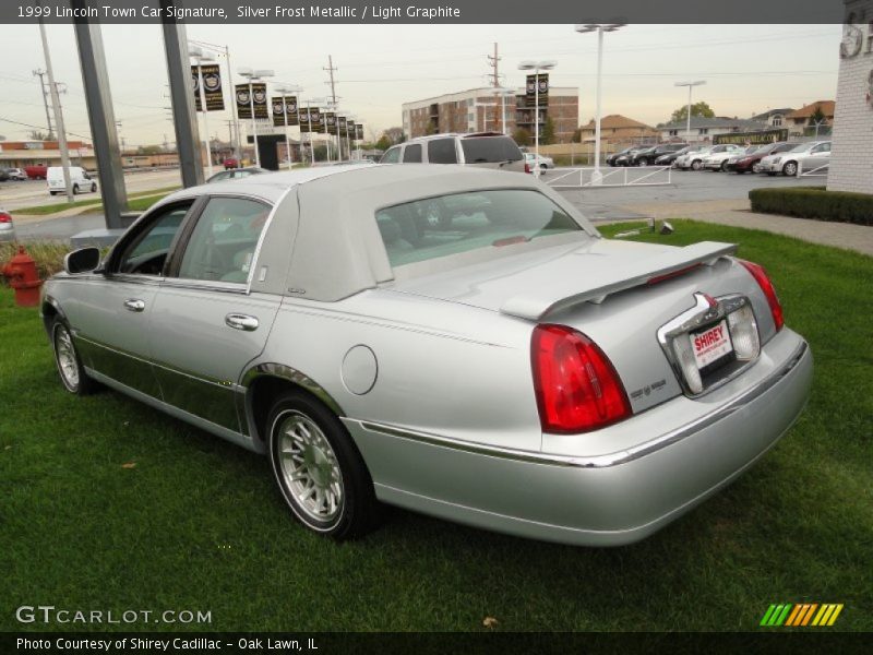 Silver Frost Metallic / Light Graphite 1999 Lincoln Town Car Signature