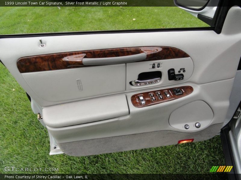 Door Panel of 1999 Town Car Signature
