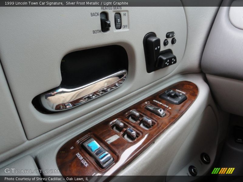 Controls of 1999 Town Car Signature