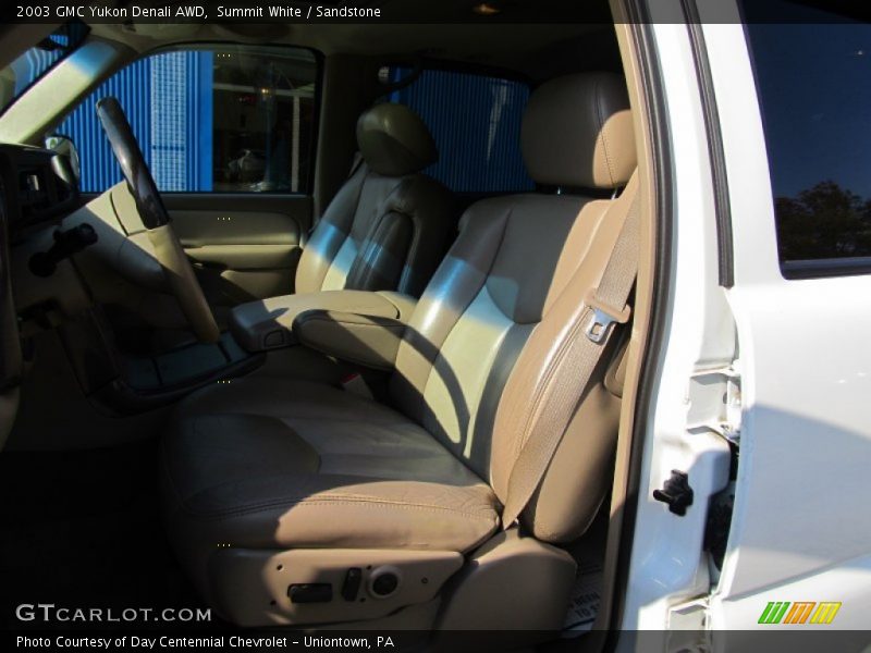 Summit White / Sandstone 2003 GMC Yukon Denali AWD