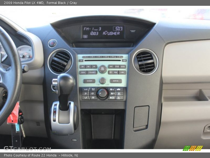 Formal Black / Gray 2009 Honda Pilot LX 4WD