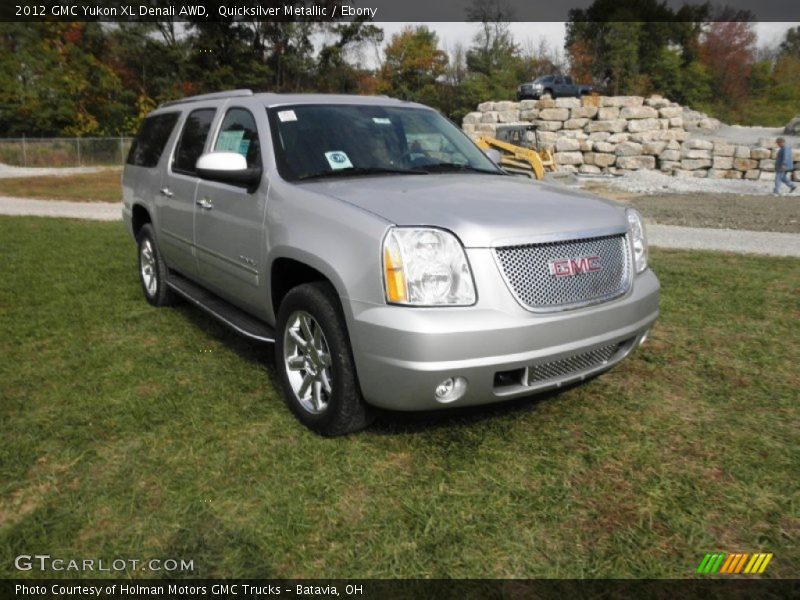 Front 3/4 View of 2012 Yukon XL Denali AWD