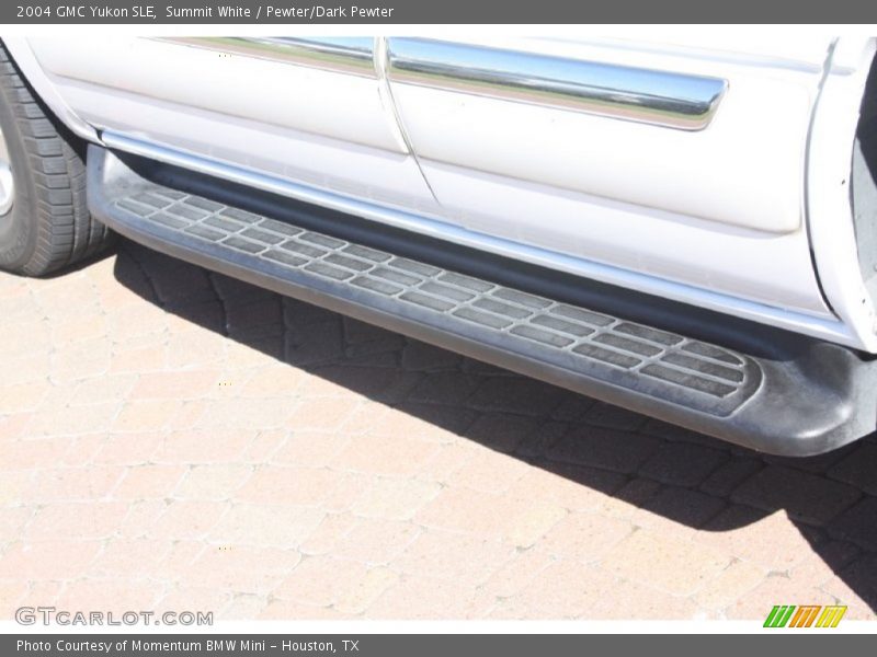 Summit White / Pewter/Dark Pewter 2004 GMC Yukon SLE