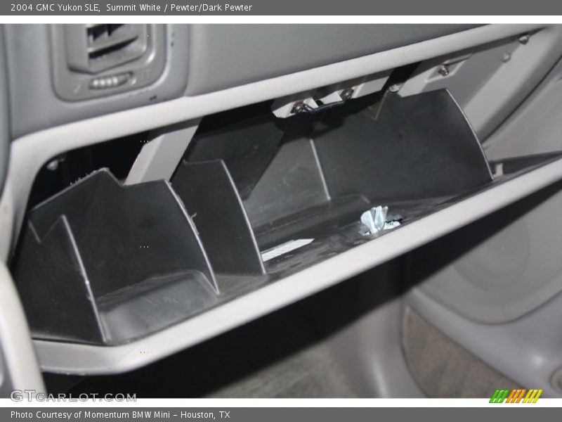 Summit White / Pewter/Dark Pewter 2004 GMC Yukon SLE