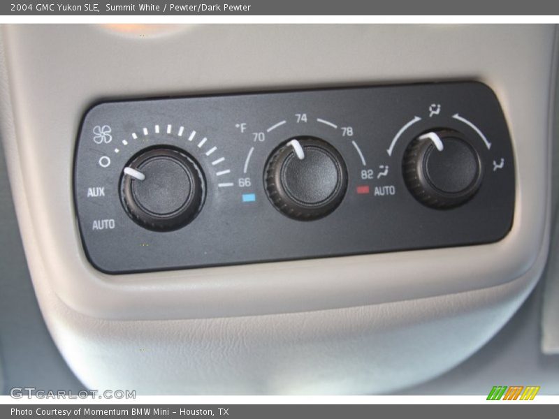 Summit White / Pewter/Dark Pewter 2004 GMC Yukon SLE