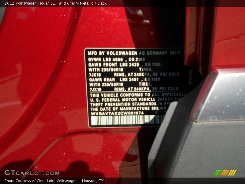 Wild Cherry Metallic / Black 2012 Volkswagen Tiguan SE