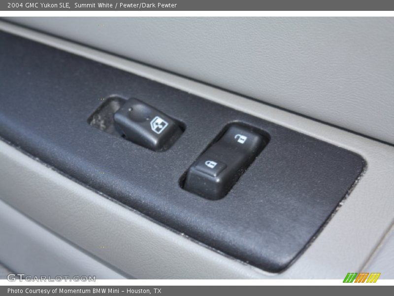 Summit White / Pewter/Dark Pewter 2004 GMC Yukon SLE