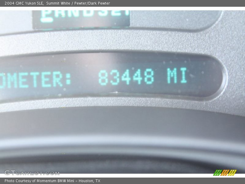 Summit White / Pewter/Dark Pewter 2004 GMC Yukon SLE