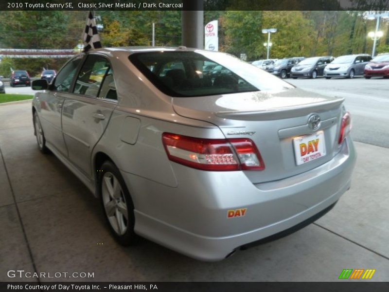Classic Silver Metallic / Dark Charcoal 2010 Toyota Camry SE