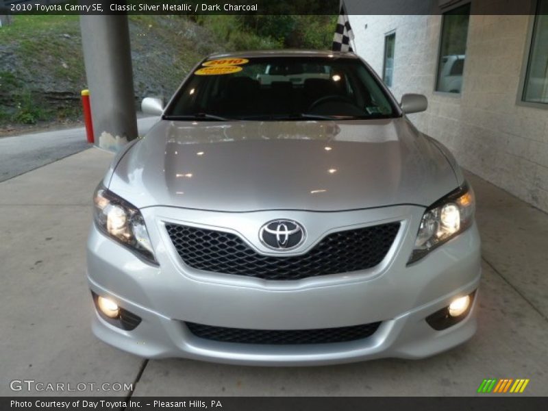 Classic Silver Metallic / Dark Charcoal 2010 Toyota Camry SE