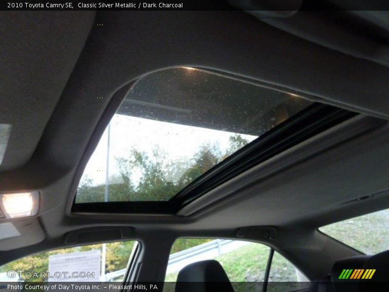 Classic Silver Metallic / Dark Charcoal 2010 Toyota Camry SE