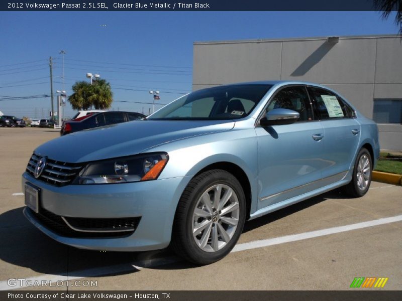 Front 3/4 View of 2012 Passat 2.5L SEL