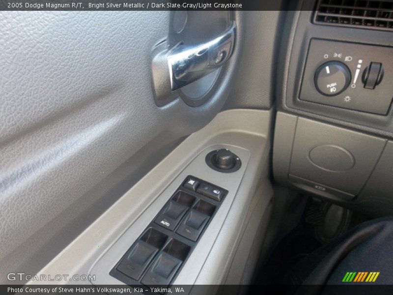 Bright Silver Metallic / Dark Slate Gray/Light Graystone 2005 Dodge Magnum R/T