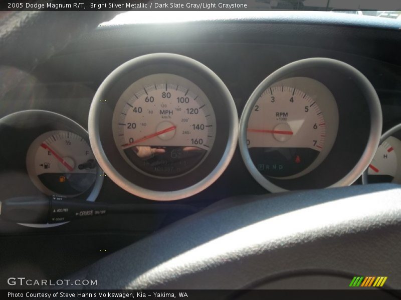 Bright Silver Metallic / Dark Slate Gray/Light Graystone 2005 Dodge Magnum R/T