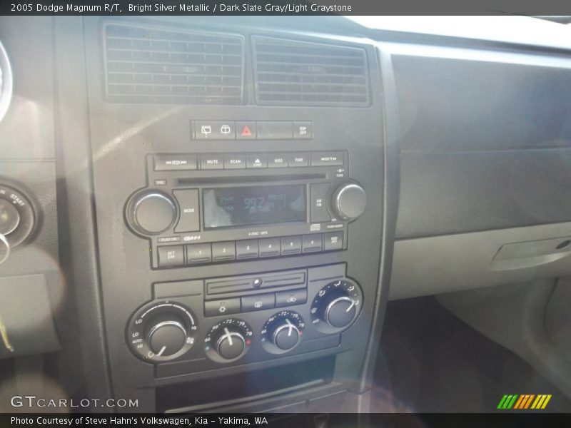 Bright Silver Metallic / Dark Slate Gray/Light Graystone 2005 Dodge Magnum R/T