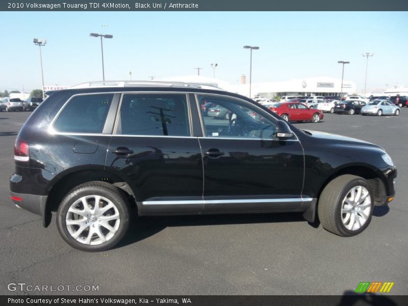 Black Uni / Anthracite 2010 Volkswagen Touareg TDI 4XMotion