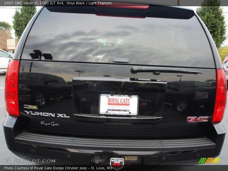Onyx Black / Light Titanium 2007 GMC Yukon XL 1500 SLT 4x4