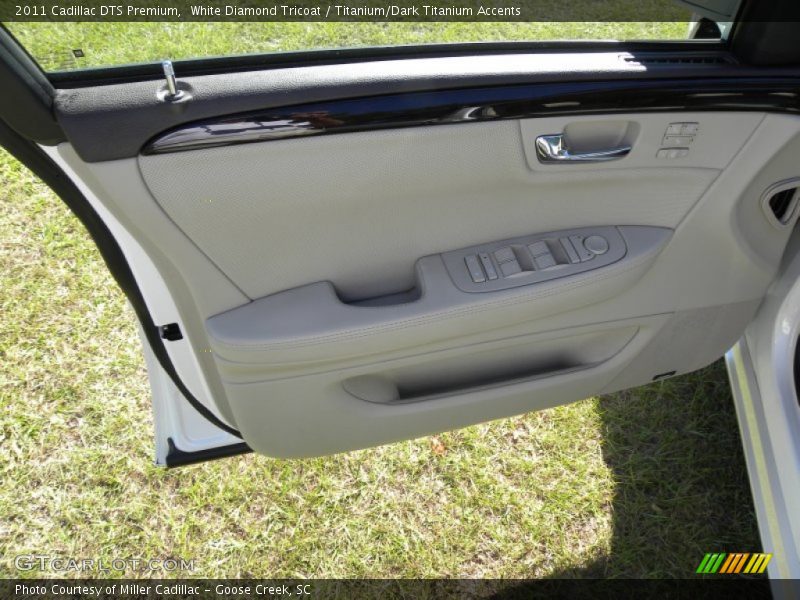 White Diamond Tricoat / Titanium/Dark Titanium Accents 2011 Cadillac DTS Premium