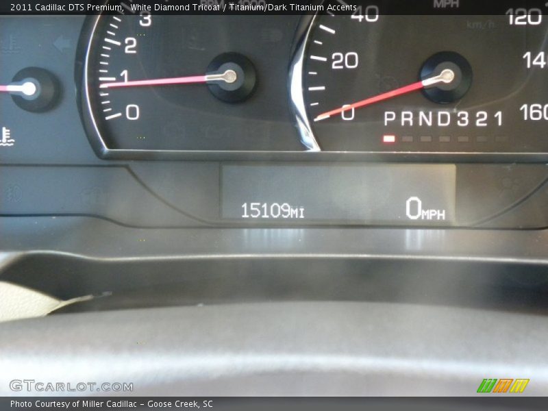 White Diamond Tricoat / Titanium/Dark Titanium Accents 2011 Cadillac DTS Premium