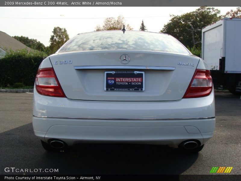 Arctic White / Almond/Mocha 2009 Mercedes-Benz C 300 4Matic