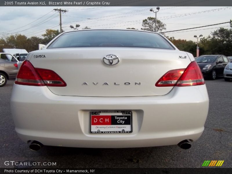 Blizzard White Pearl / Graphite Gray 2005 Toyota Avalon XLS