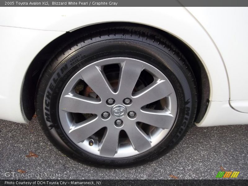 Blizzard White Pearl / Graphite Gray 2005 Toyota Avalon XLS