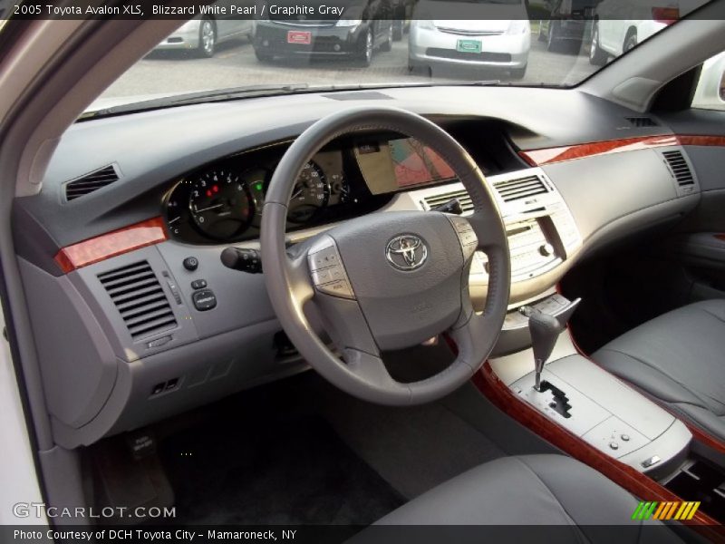 Blizzard White Pearl / Graphite Gray 2005 Toyota Avalon XLS