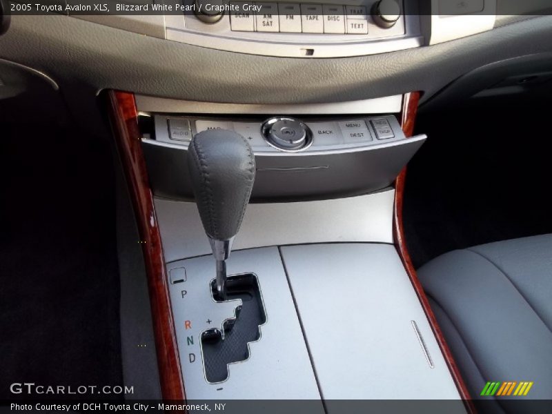 Blizzard White Pearl / Graphite Gray 2005 Toyota Avalon XLS