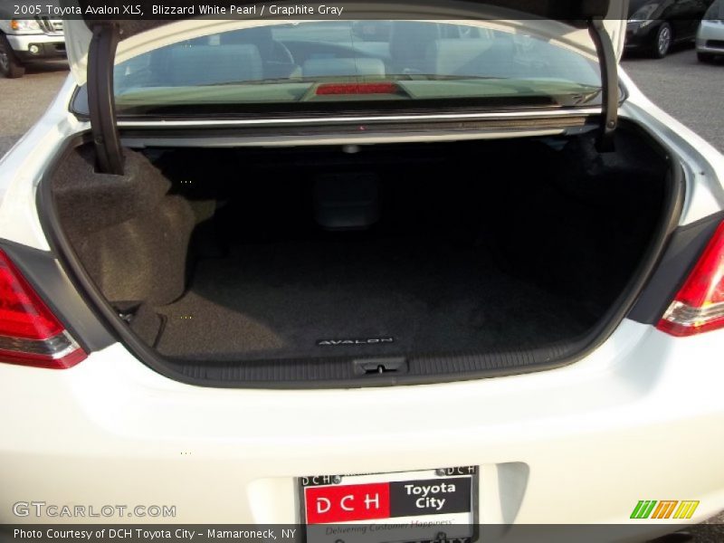 Blizzard White Pearl / Graphite Gray 2005 Toyota Avalon XLS