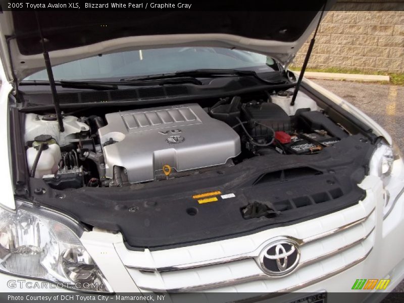 Blizzard White Pearl / Graphite Gray 2005 Toyota Avalon XLS