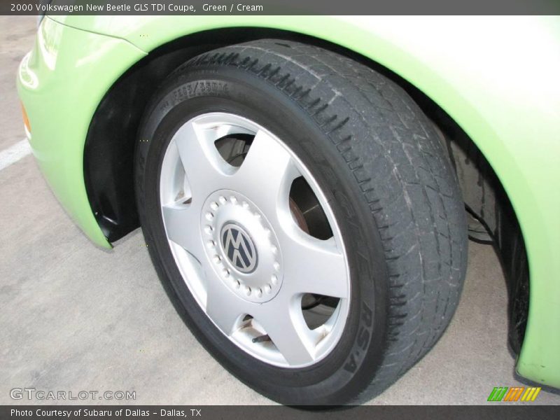 Green / Cream 2000 Volkswagen New Beetle GLS TDI Coupe
