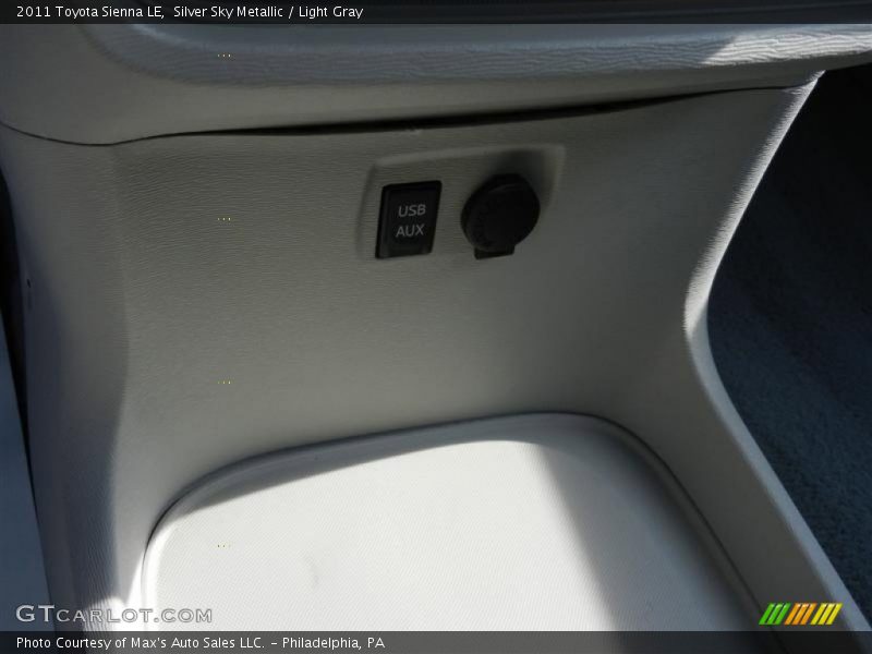 Silver Sky Metallic / Light Gray 2011 Toyota Sienna LE