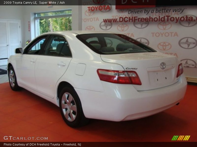 Super White / Ash 2009 Toyota Camry LE