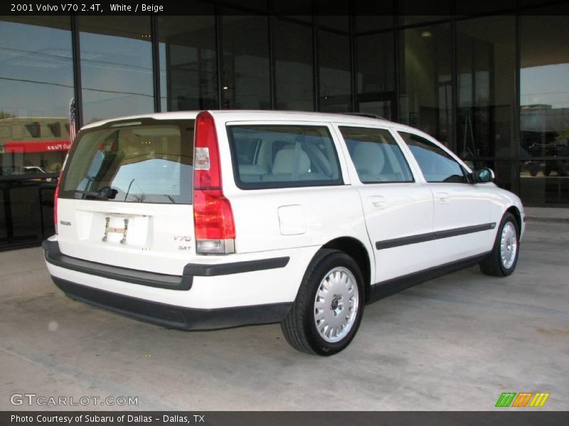 White / Beige 2001 Volvo V70 2.4T