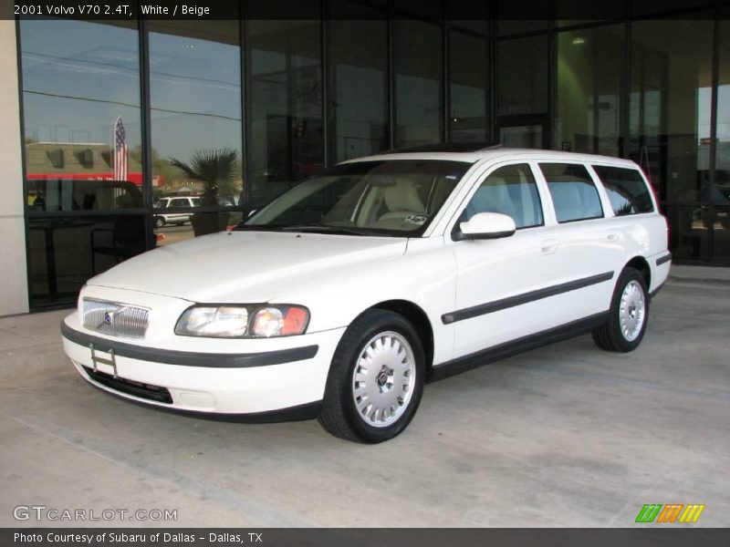 White / Beige 2001 Volvo V70 2.4T