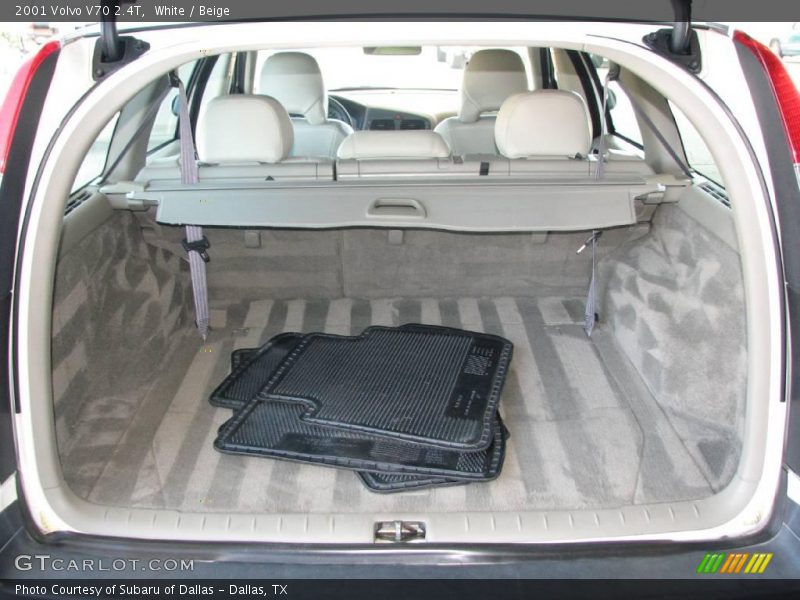 White / Beige 2001 Volvo V70 2.4T