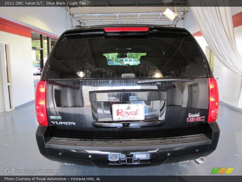 Onyx Black / Light Tan 2011 GMC Yukon SLT