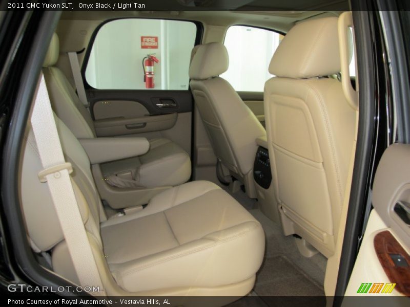 Onyx Black / Light Tan 2011 GMC Yukon SLT