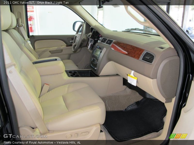 Onyx Black / Light Tan 2011 GMC Yukon SLT