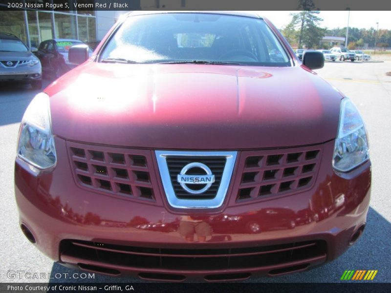 Venom Red / Black 2009 Nissan Rogue S