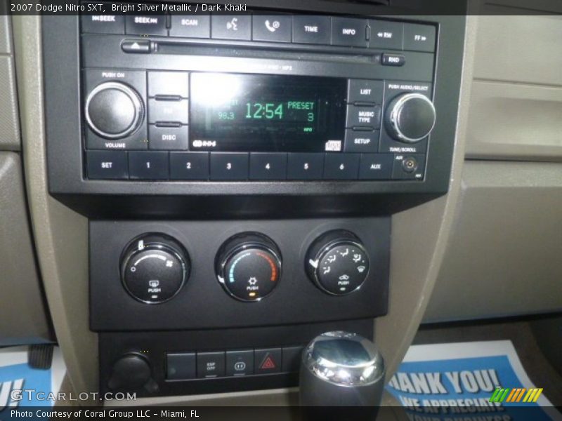 Bright Silver Metallic / Dark Khaki 2007 Dodge Nitro SXT