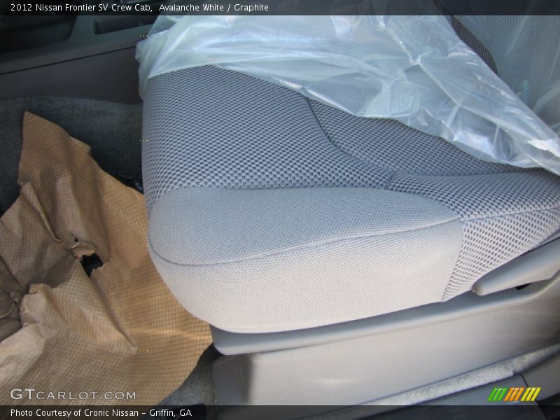 Avalanche White / Graphite 2012 Nissan Frontier SV Crew Cab