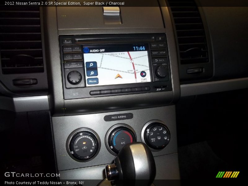 Super Black / Charcoal 2012 Nissan Sentra 2.0 SR Special Edition