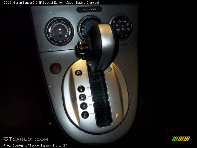 Super Black / Charcoal 2012 Nissan Sentra 2.0 SR Special Edition