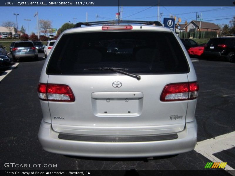 Silver Shadow Pearl / Gray 2002 Toyota Sienna XLE