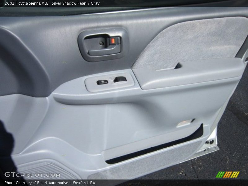 Silver Shadow Pearl / Gray 2002 Toyota Sienna XLE