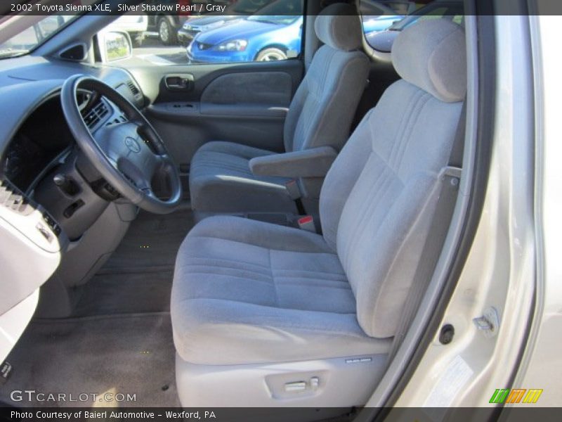 Silver Shadow Pearl / Gray 2002 Toyota Sienna XLE
