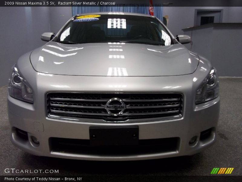 Radiant Silver Metallic / Charcoal 2009 Nissan Maxima 3.5 SV