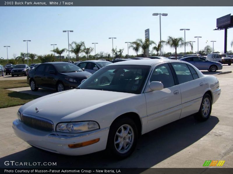 White / Taupe 2003 Buick Park Avenue