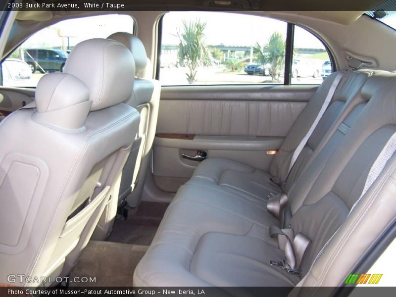 White / Taupe 2003 Buick Park Avenue
